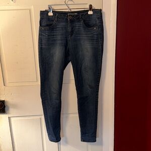 Democracy mid wash / light wash worn style jeggings